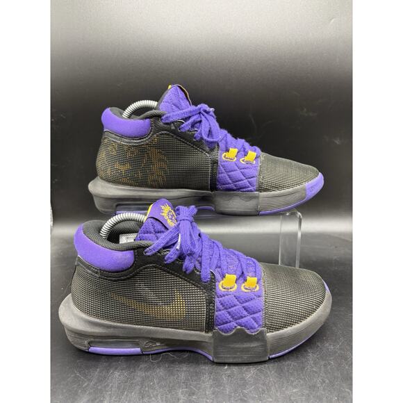 Nike LeBron Witness 8 Mens Size 8 Black Purple Gold Basketball Shoes Sneakers